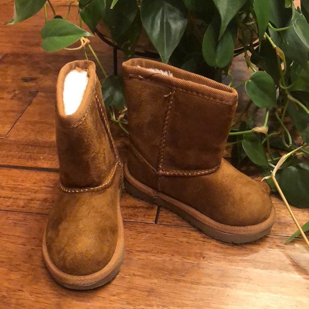 Tan boots like new
